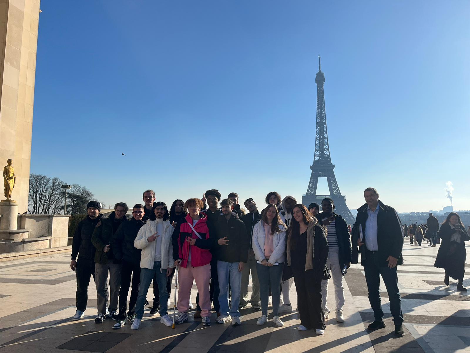 Dans le cadre de la semaine nationale des Cordées de la Réussite 2024, le Campus a convié des établissements à la Cité de l'Architecture pour une visite privée et commentée de l’exposition sur le Grand Paris Express.